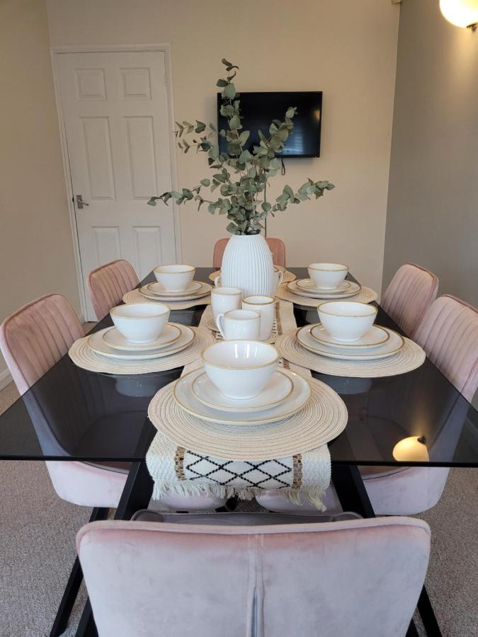 4-Bedroom Home Near Ema, Sleeps 6 Castle Donington Esterno foto